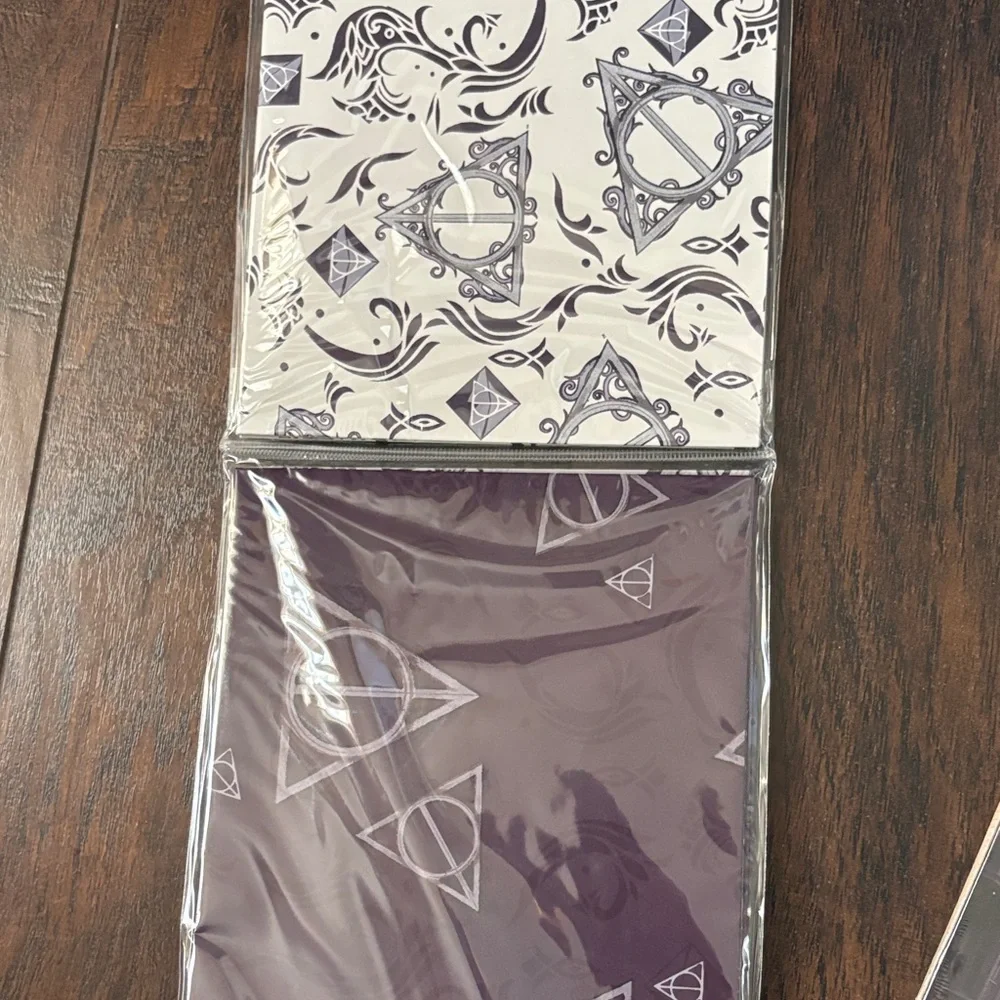 Harry Potter Wrapping Paper Set and (10) Postcard Set - Universal Exclusive